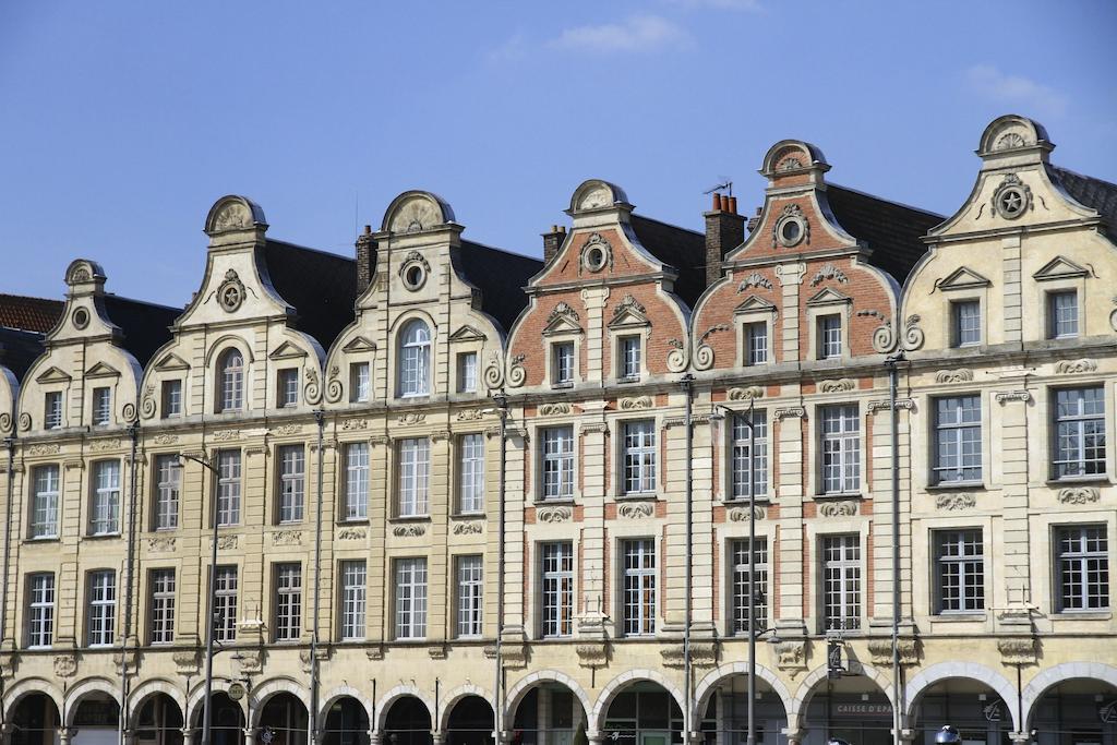 أراس Chambre D'Hotes Les Cles Des Places الغرفة الصورة